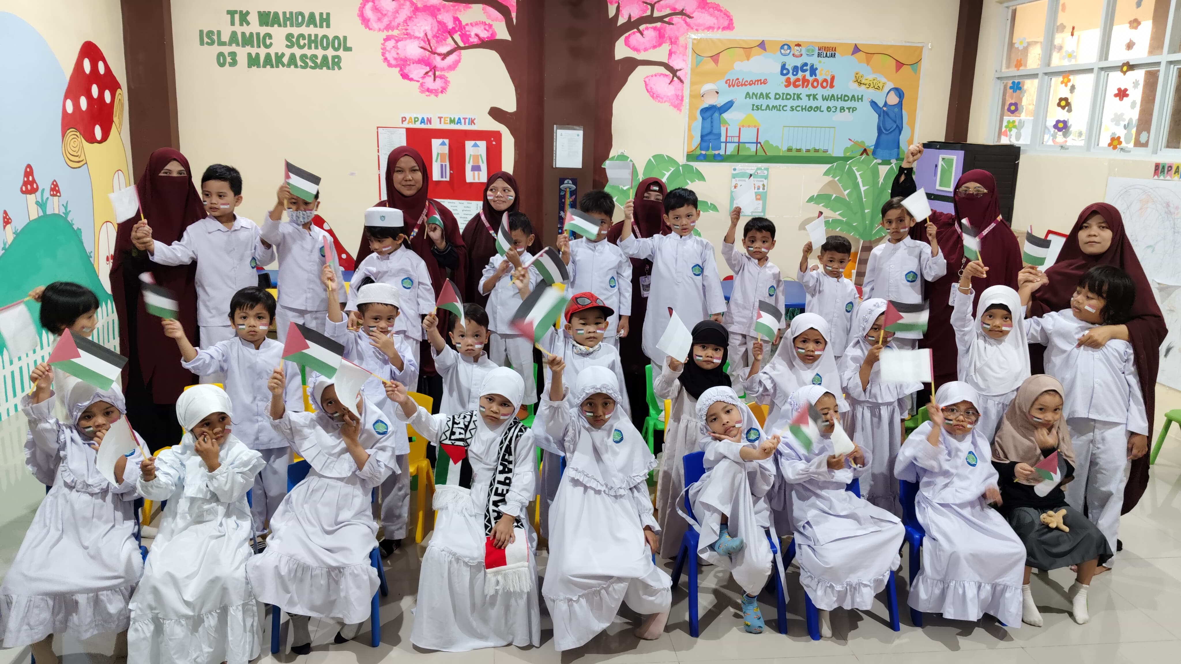 TK WIS 03 Makassar Galang Donasi untuk Gaza, Tanamkan Rasa Empati Pada Anak Sejak Dini